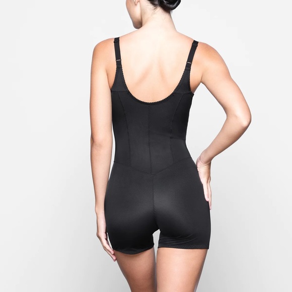 SKIMS GLAM ONESIE Size XS Corset Cinch Waist Romper Bustier RARE - Picture 2 of 4